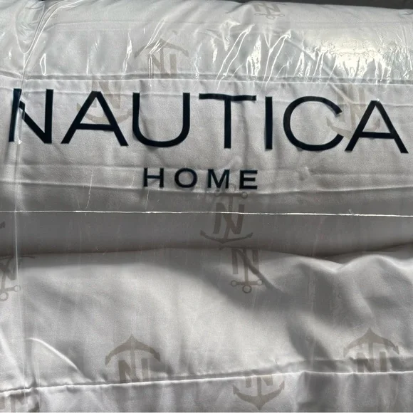 NWT Nautica True Comfort Jumbo Pillows in packaging! - Picture 5 of 11